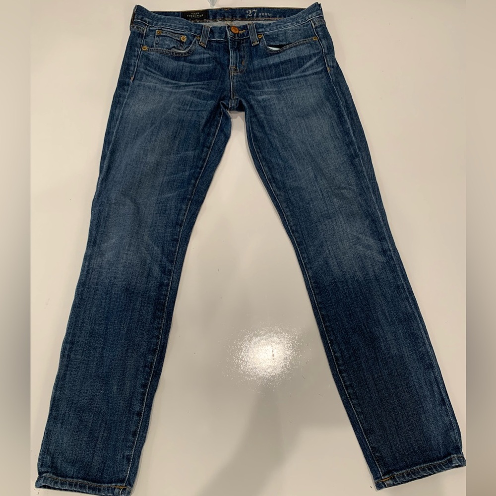 J. Crew women’s  Dark Blue ankle Jeans medium wash size 27 like new